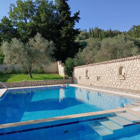 Pool Villa Grigoris Aspiotades 外观 照片