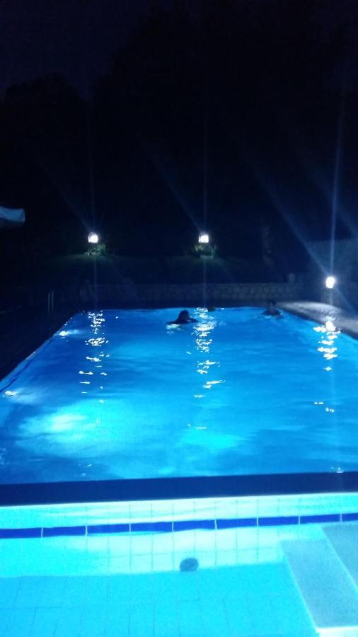 Pool Villa Grigoris Aspiotades 外观 照片
