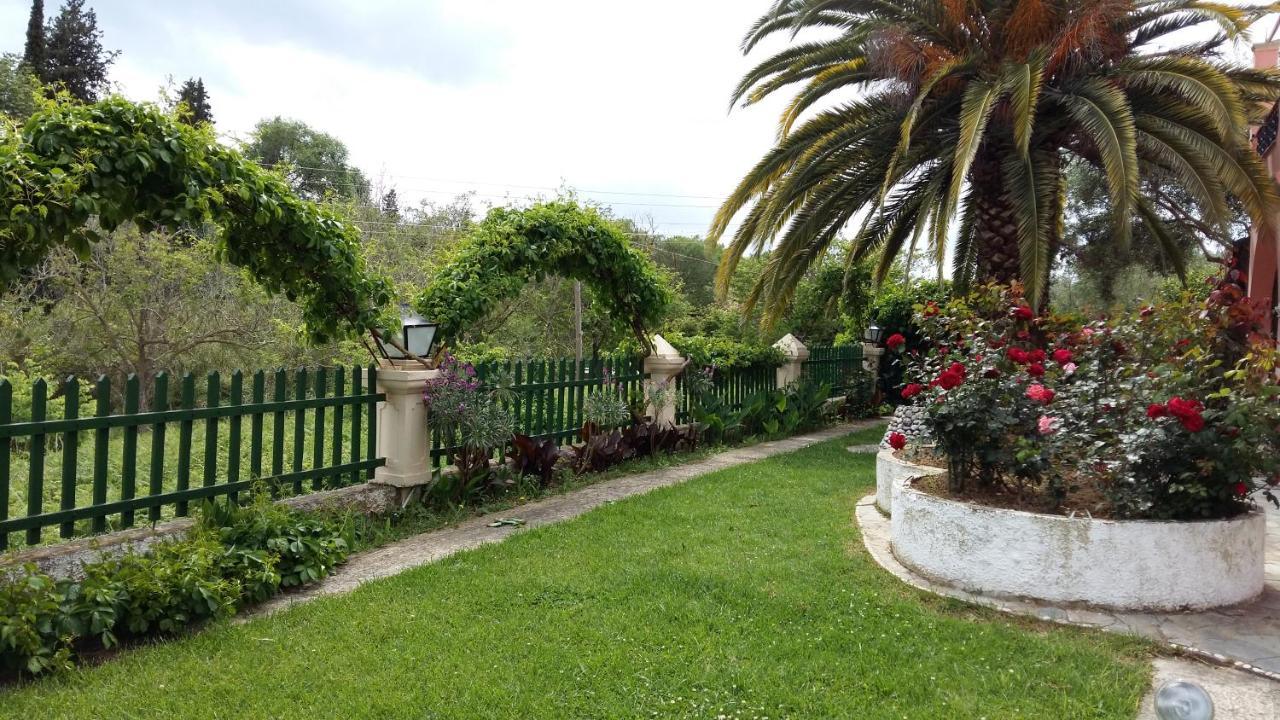 Pool Villa Grigoris Aspiotades 外观 照片