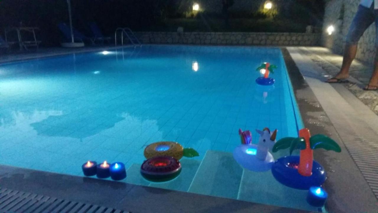 Pool Villa Grigoris Aspiotades 外观 照片
