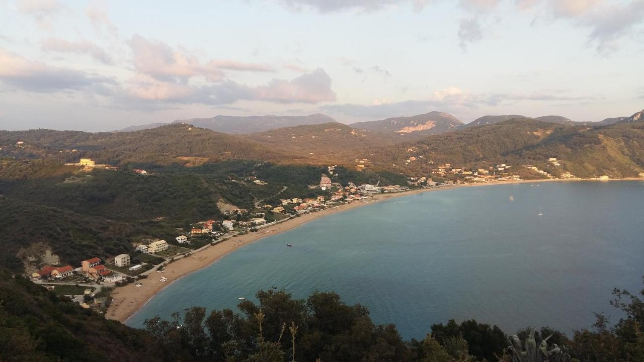 Pool Villa Grigoris Aspiotades 外观 照片