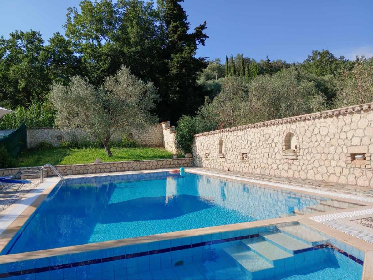 Pool Villa Grigoris Aspiotades 外观 照片