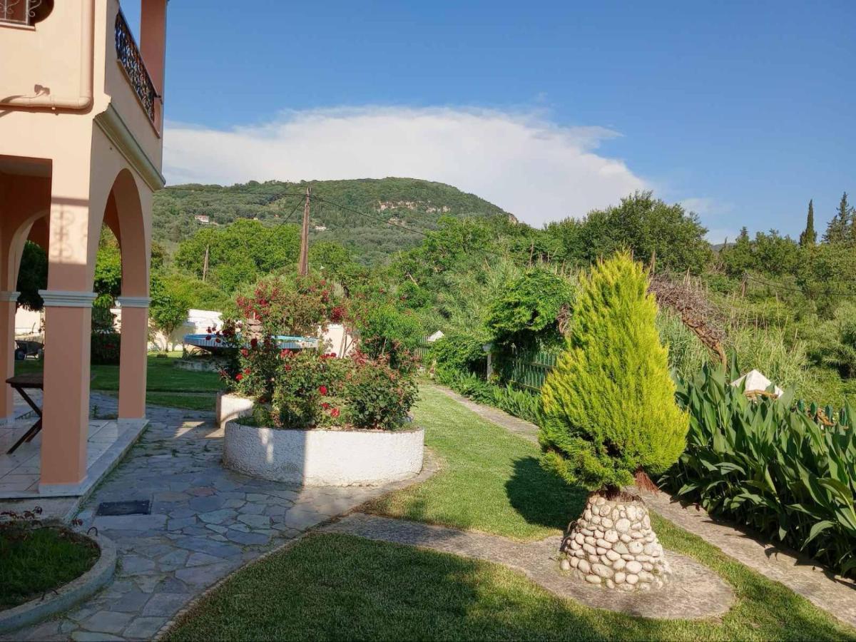 Pool Villa Grigoris Aspiotades 外观 照片