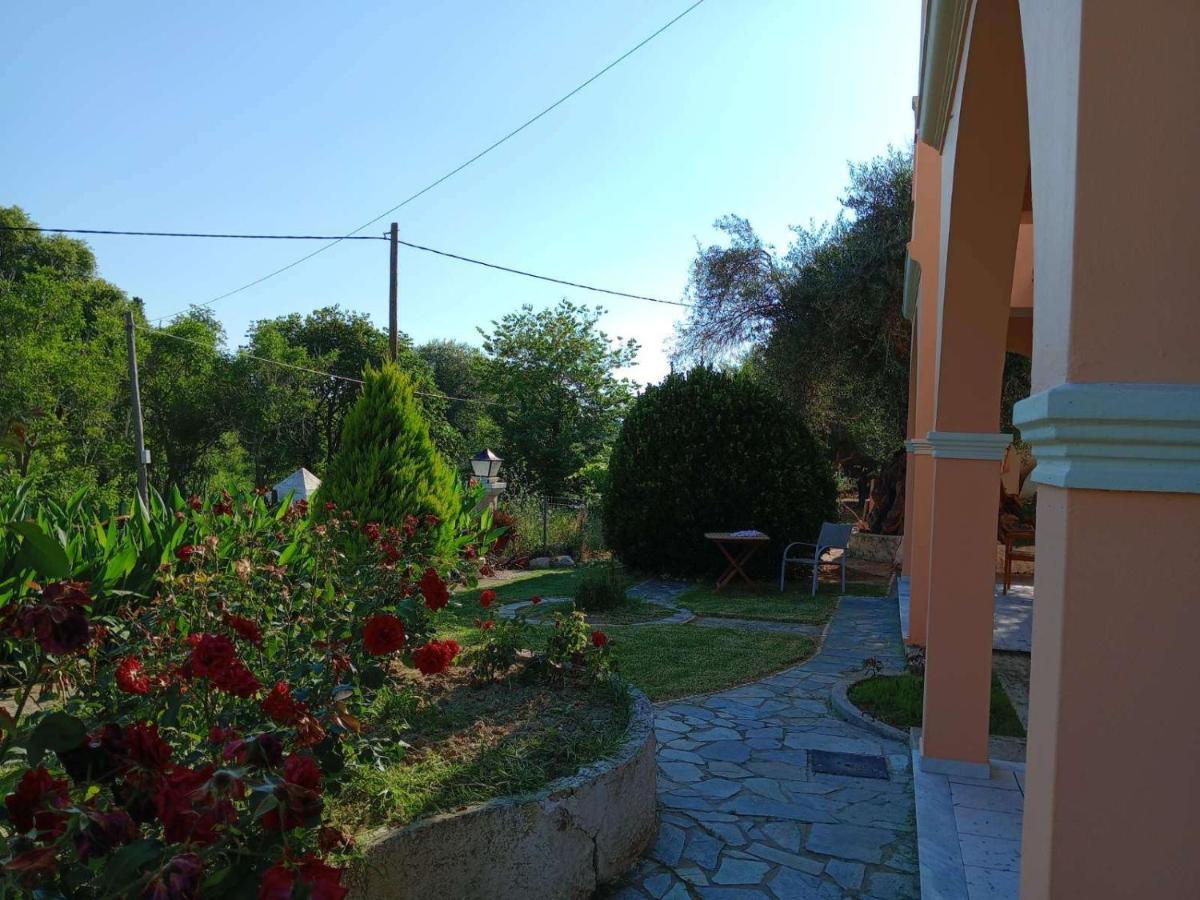 Pool Villa Grigoris Aspiotades 外观 照片