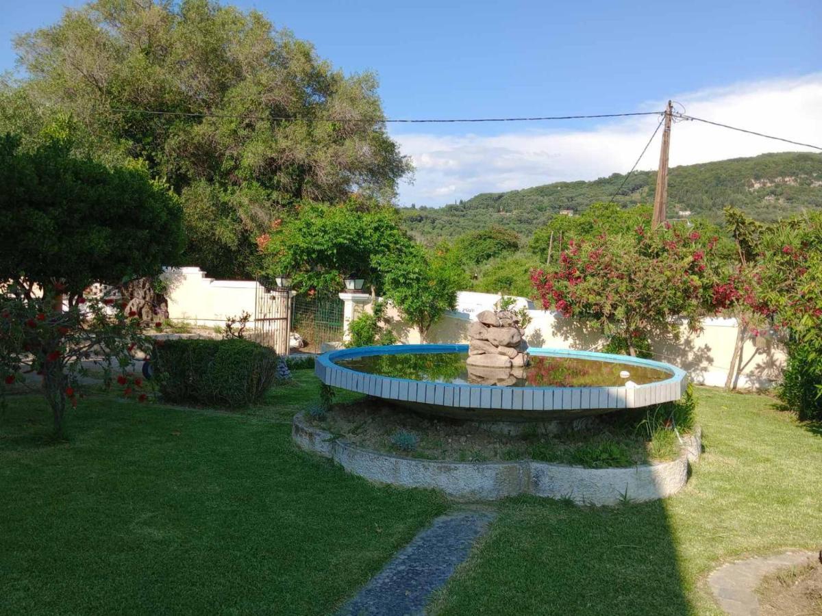 Pool Villa Grigoris Aspiotades 外观 照片