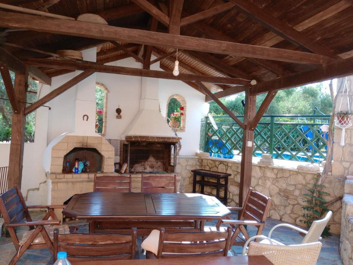 Pool Villa Grigoris Aspiotades 外观 照片